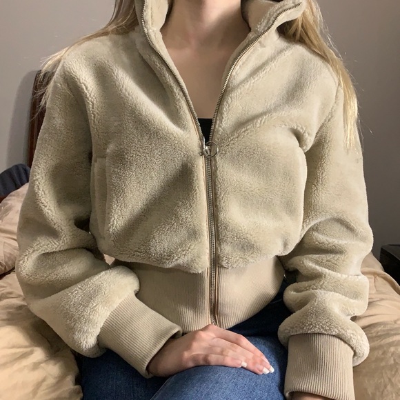 ✨NEW✨ Sherpa Cropped O-Ring Jacket- Taupe - Picture 2 of 6